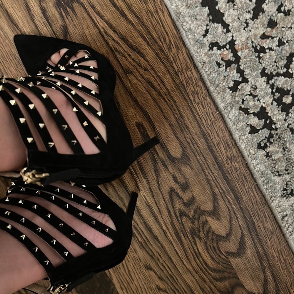 Heels - Picture 10 of 10